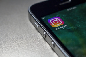 IOS 14 rivela un accesso inappropriato di Instagram alla fotocamera quando l'utente non la utilizza