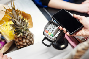 El 22% de los consumidores ya hace sus pagos en las tiendas a través del móvil