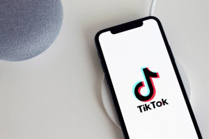 TikTok refuerza su política de restricción de contenido para adultos con mejoras en la detección de contenido 'límite'